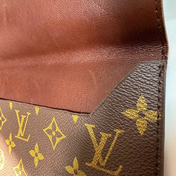 *SOLD* Louis Vuitton Vintage Envelope Document or IPad Holder - Picture 12 of 16